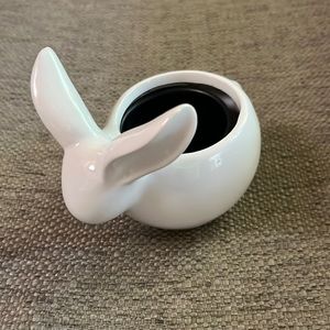 Small bunny / rabbit shaped planter